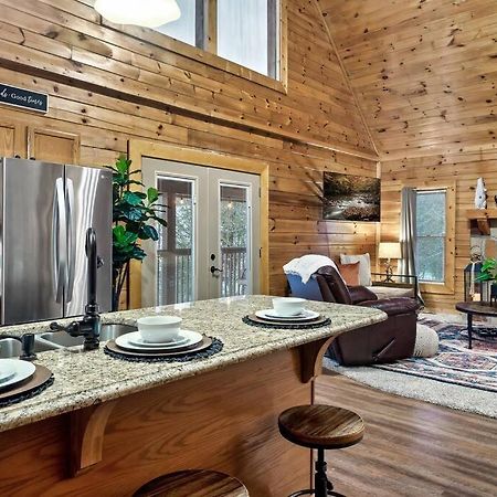 Cabin With New Hot Tub, Near Dollywood .2Bd.2Ba.Sleeps6.Bbq سيفيرفيل المظهر الخارجي الصورة