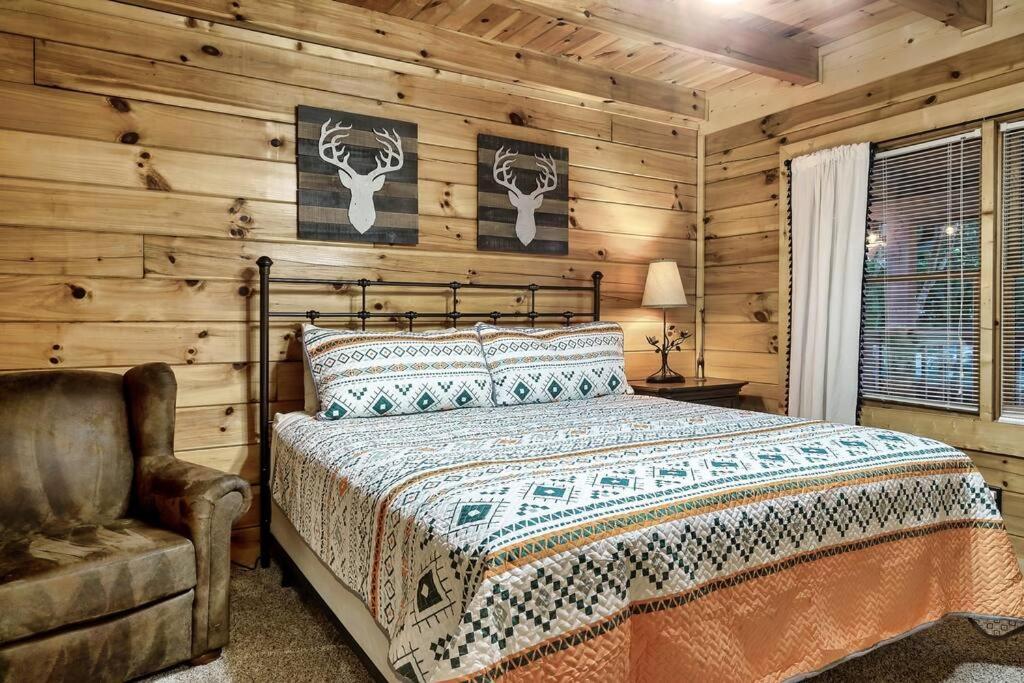 Cabin With New Hot Tub, Near Dollywood .2Bd.2Ba.Sleeps6.Bbq سيفيرفيل المظهر الخارجي الصورة
