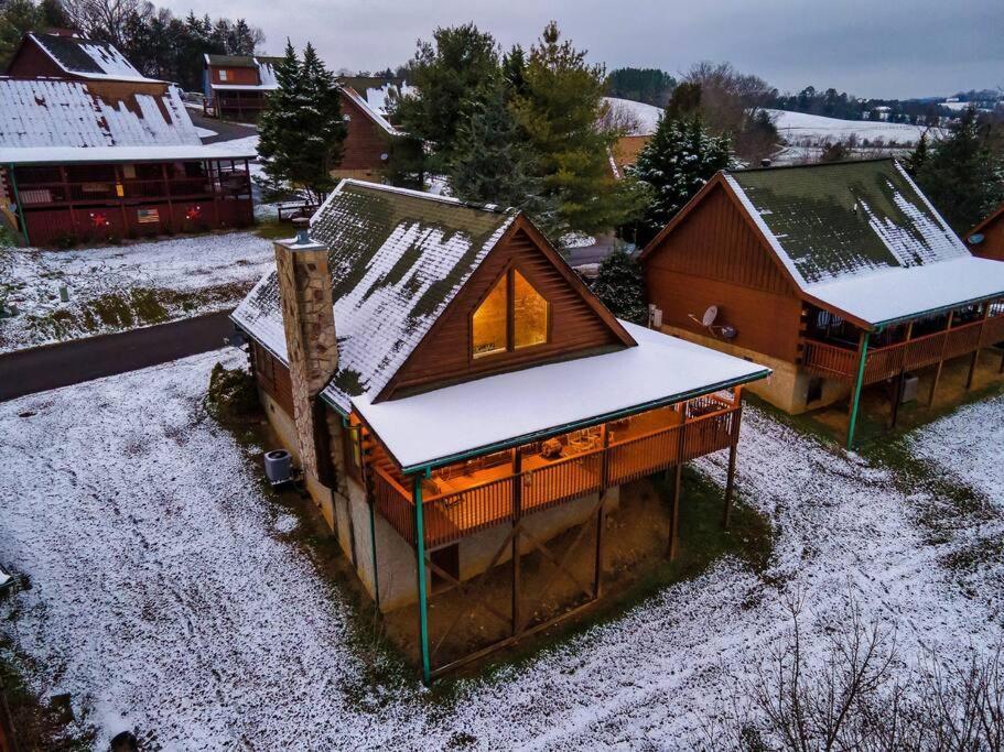 Cabin With New Hot Tub, Near Dollywood .2Bd.2Ba.Sleeps6.Bbq سيفيرفيل المظهر الخارجي الصورة