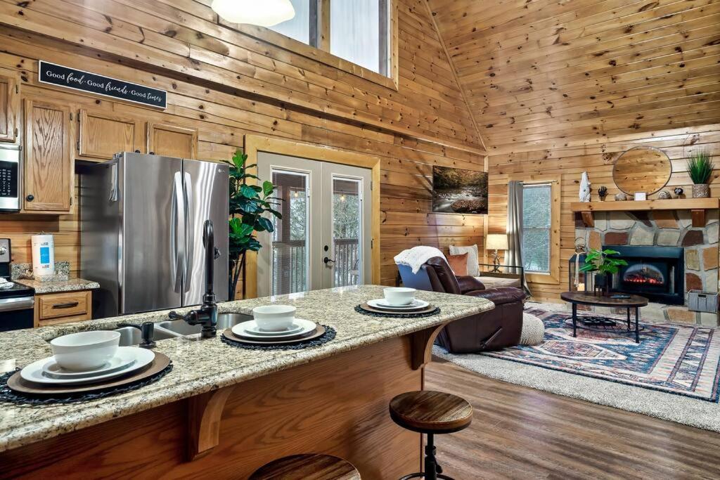 Cabin With New Hot Tub, Near Dollywood .2Bd.2Ba.Sleeps6.Bbq سيفيرفيل المظهر الخارجي الصورة