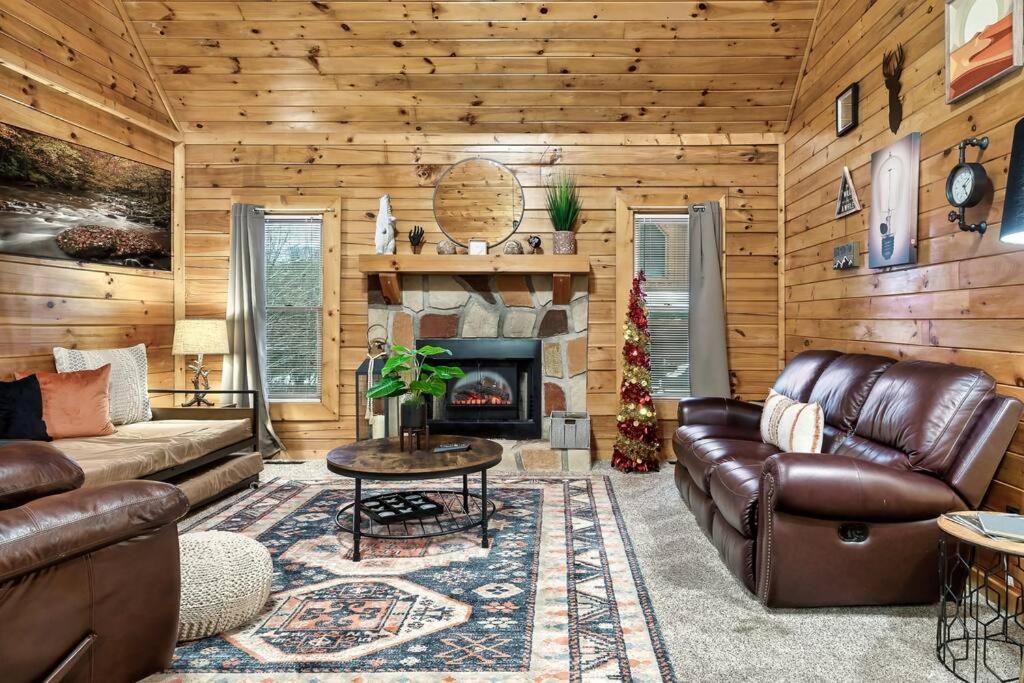 Cabin With New Hot Tub, Near Dollywood .2Bd.2Ba.Sleeps6.Bbq سيفيرفيل المظهر الخارجي الصورة