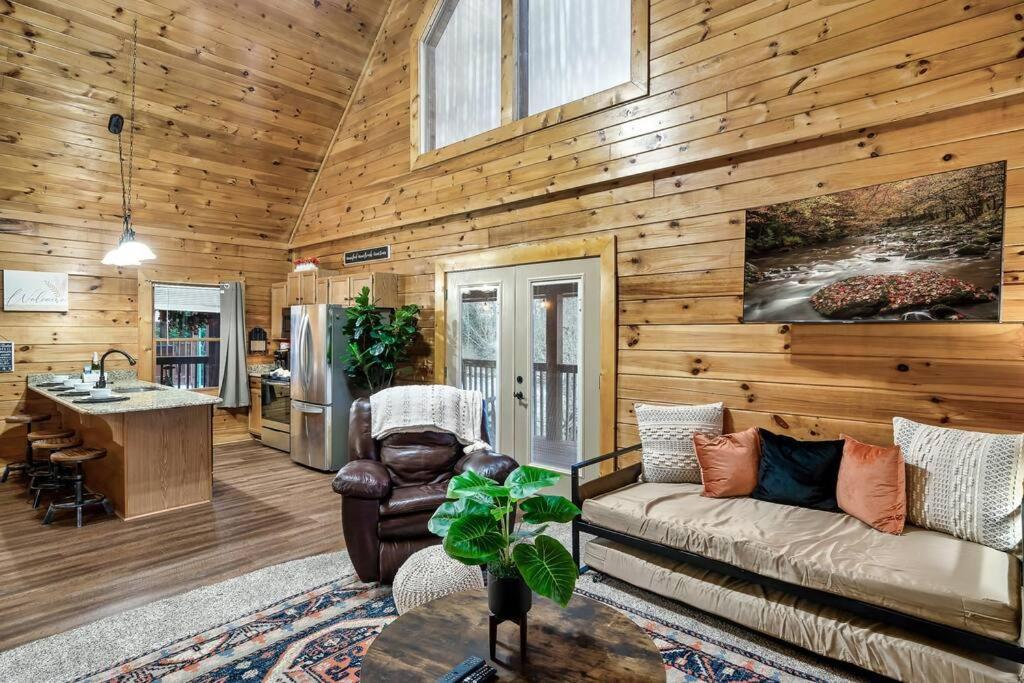 Cabin With New Hot Tub, Near Dollywood .2Bd.2Ba.Sleeps6.Bbq سيفيرفيل المظهر الخارجي الصورة