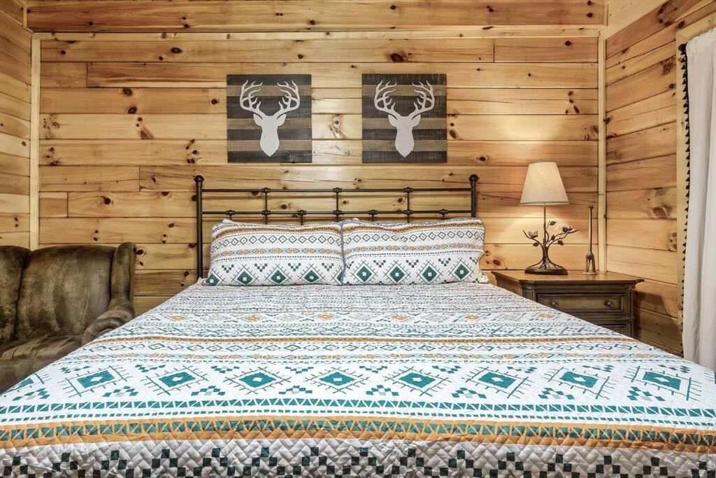 Cabin With New Hot Tub, Near Dollywood .2Bd.2Ba.Sleeps6.Bbq سيفيرفيل المظهر الخارجي الصورة