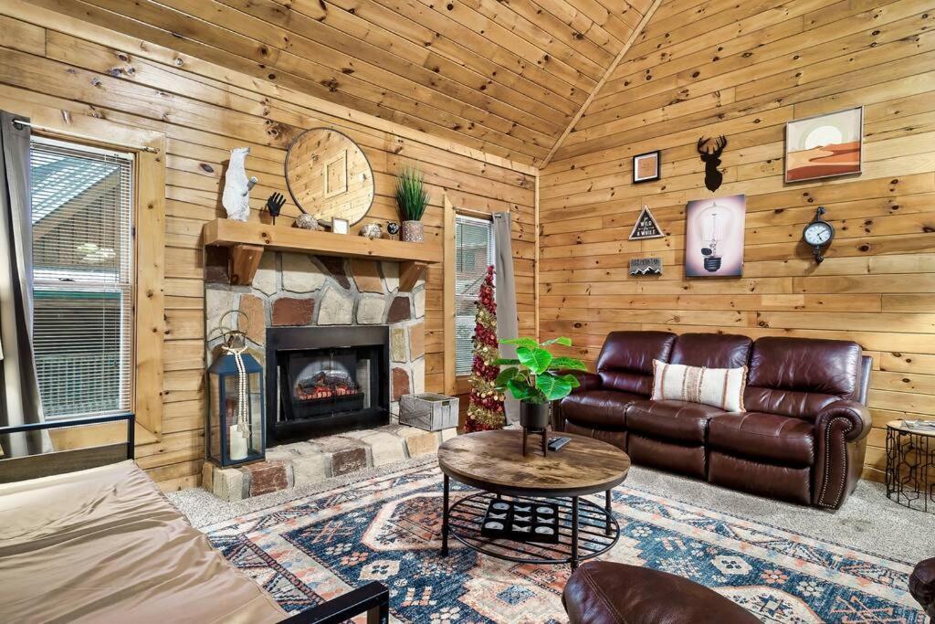 Cabin With New Hot Tub, Near Dollywood .2Bd.2Ba.Sleeps6.Bbq سيفيرفيل المظهر الخارجي الصورة